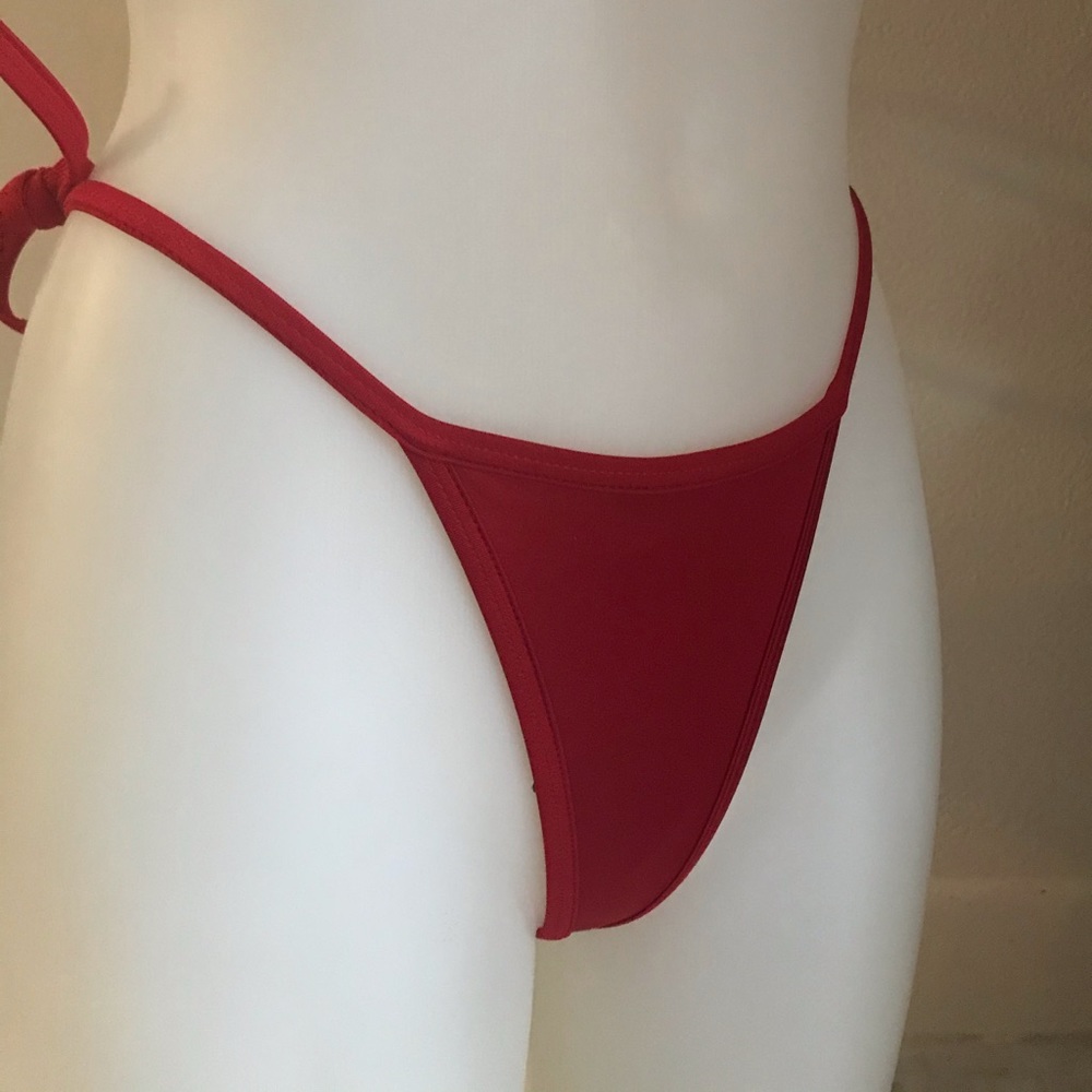 Bikini - Picture 5 of 7